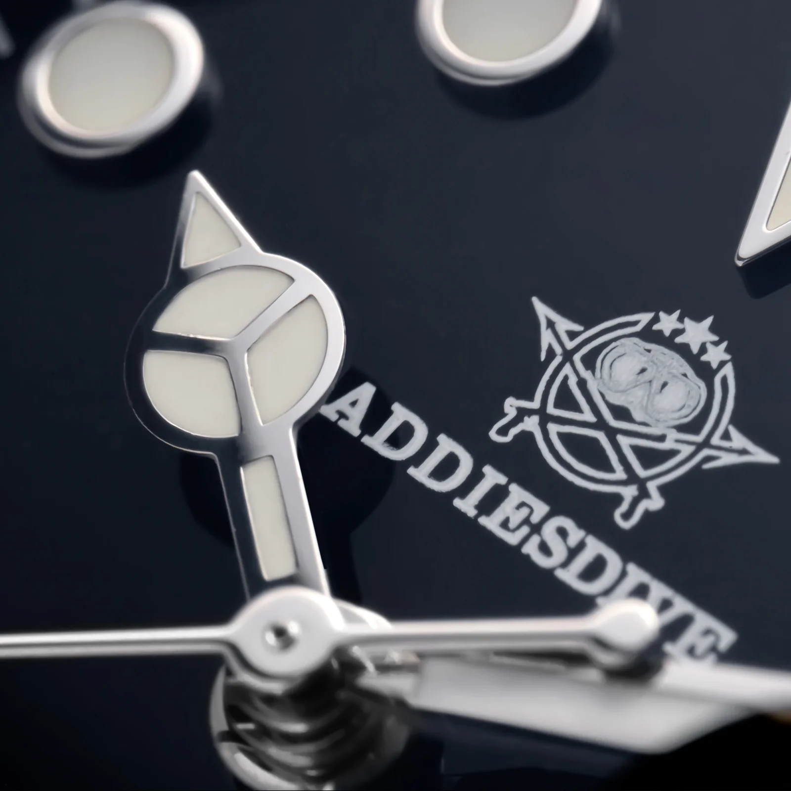 ADDIESDIVE Water Ghost Orologio Subacqueo di Lusso GMT Orologio al Quarzocon Calendario AD2050 - Image 10