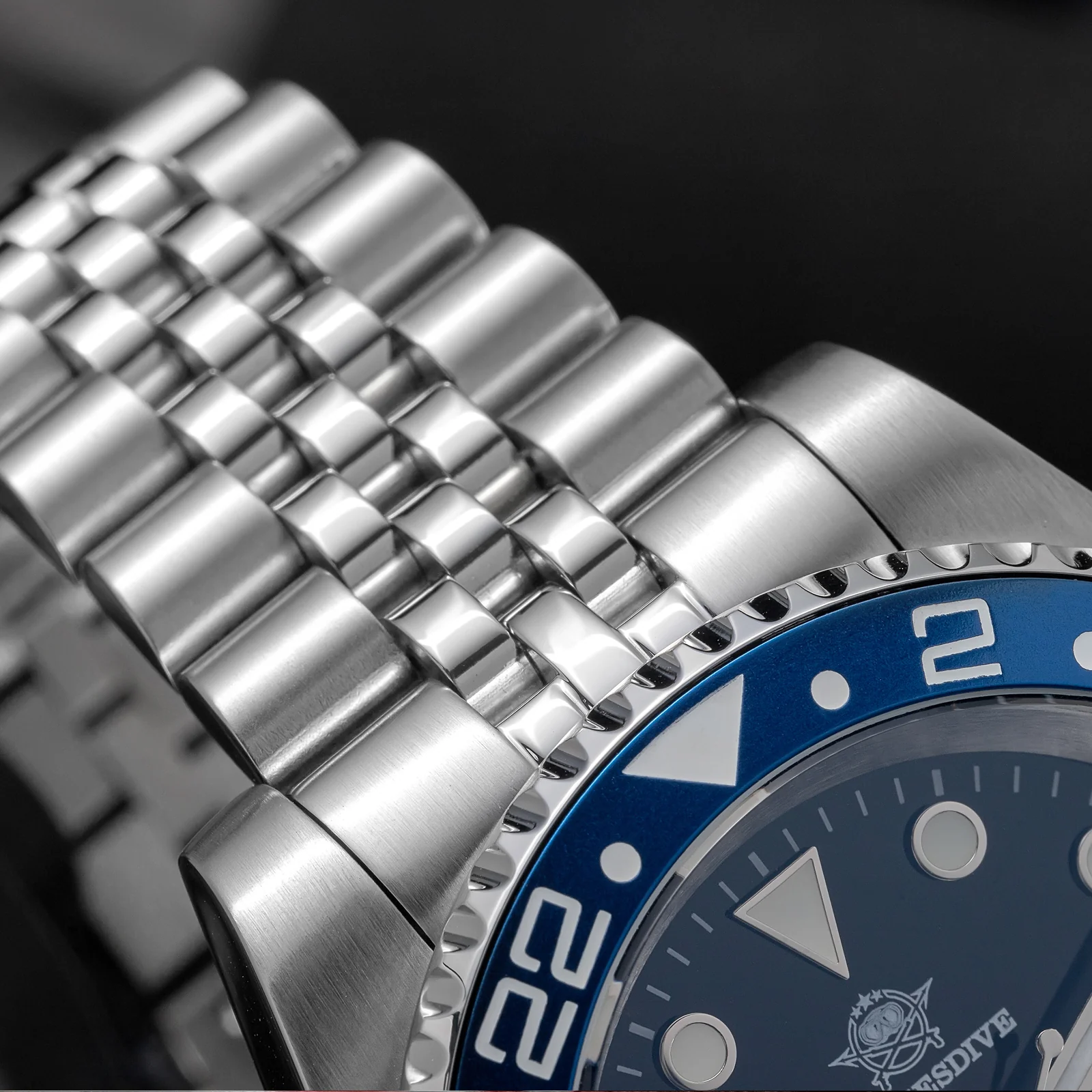 ADDIESDIVE Water Ghost Orologio Subacqueo di Lusso GMT Orologio al Quarzocon Calendario AD2050 - Image 4